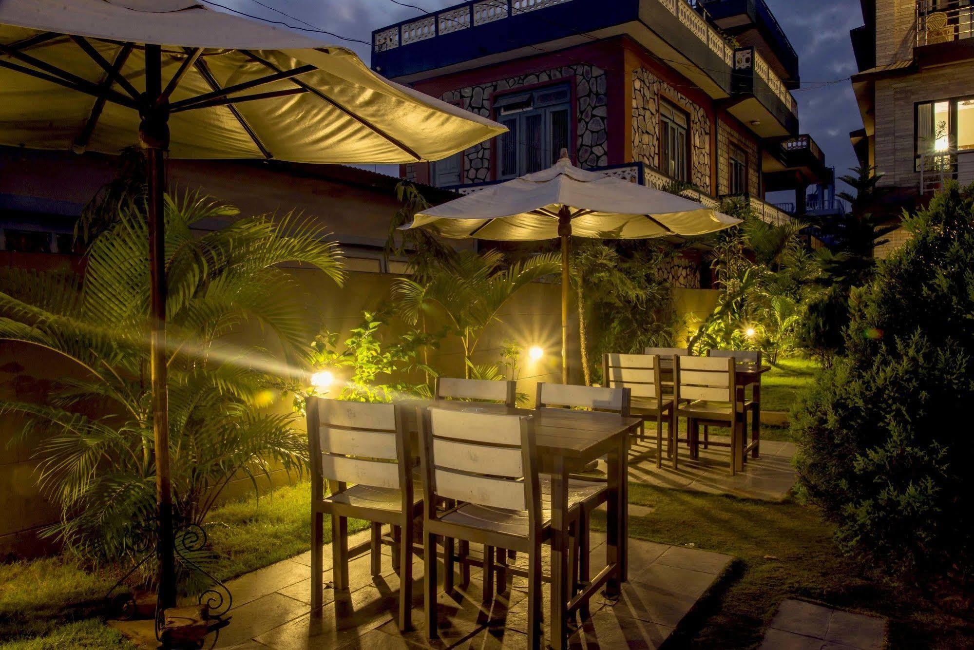 โรงแรม ธารา โพคารา ภายนอก รูปภาพ